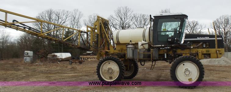 image for item L5478 1997 Ag-Chem RoGator 554 self-propelled sprayer