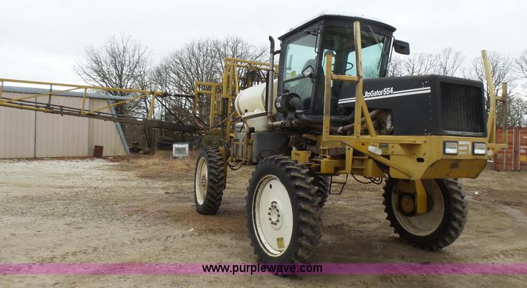 image for item L5478 1997 Ag-Chem RoGator 554 self-propelled sprayer