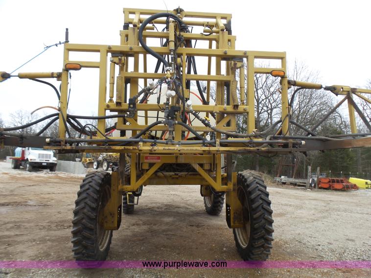 image for item L5478 1997 Ag-Chem RoGator 554 self-propelled sprayer