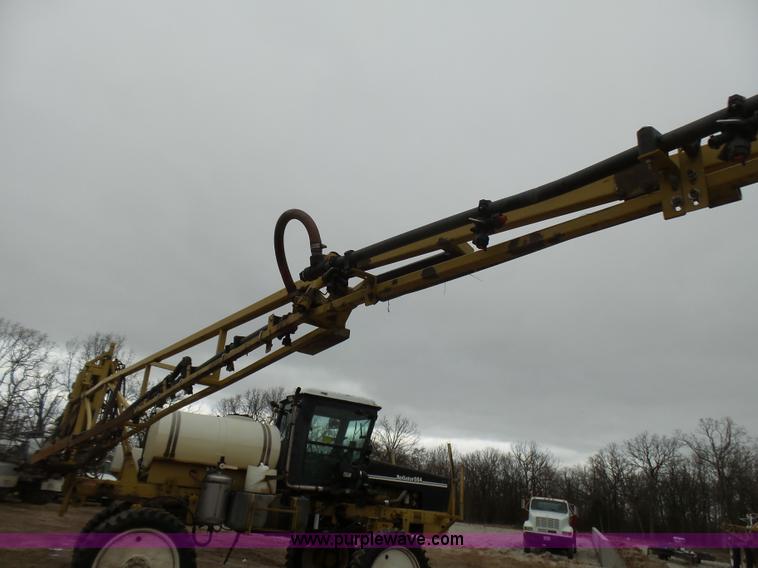image for item L5478 1997 Ag-Chem RoGator 554 self-propelled sprayer