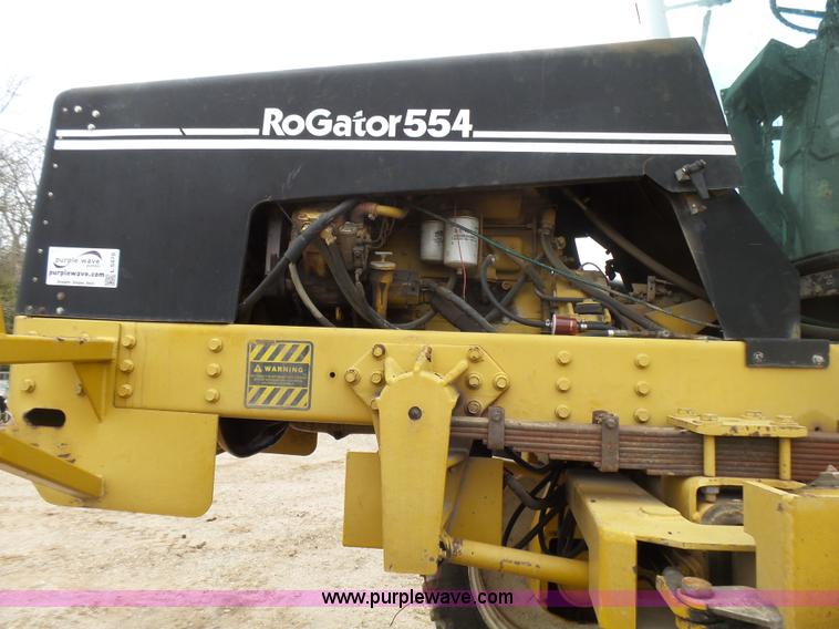 image for item L5478 1997 Ag-Chem RoGator 554 self-propelled sprayer
