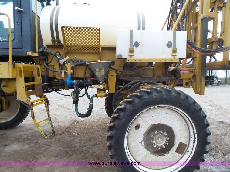 image for item L5478 1997 Ag-Chem RoGator 554 self-propelled sprayer