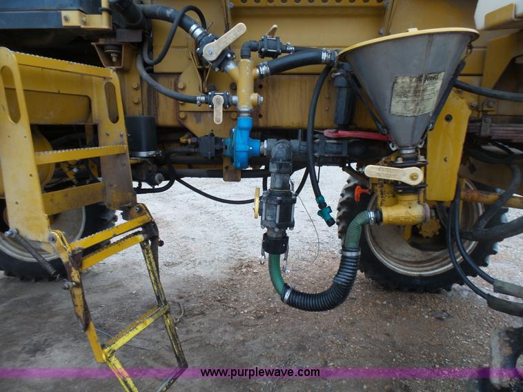 image for item L5478 1997 Ag-Chem RoGator 554 self-propelled sprayer