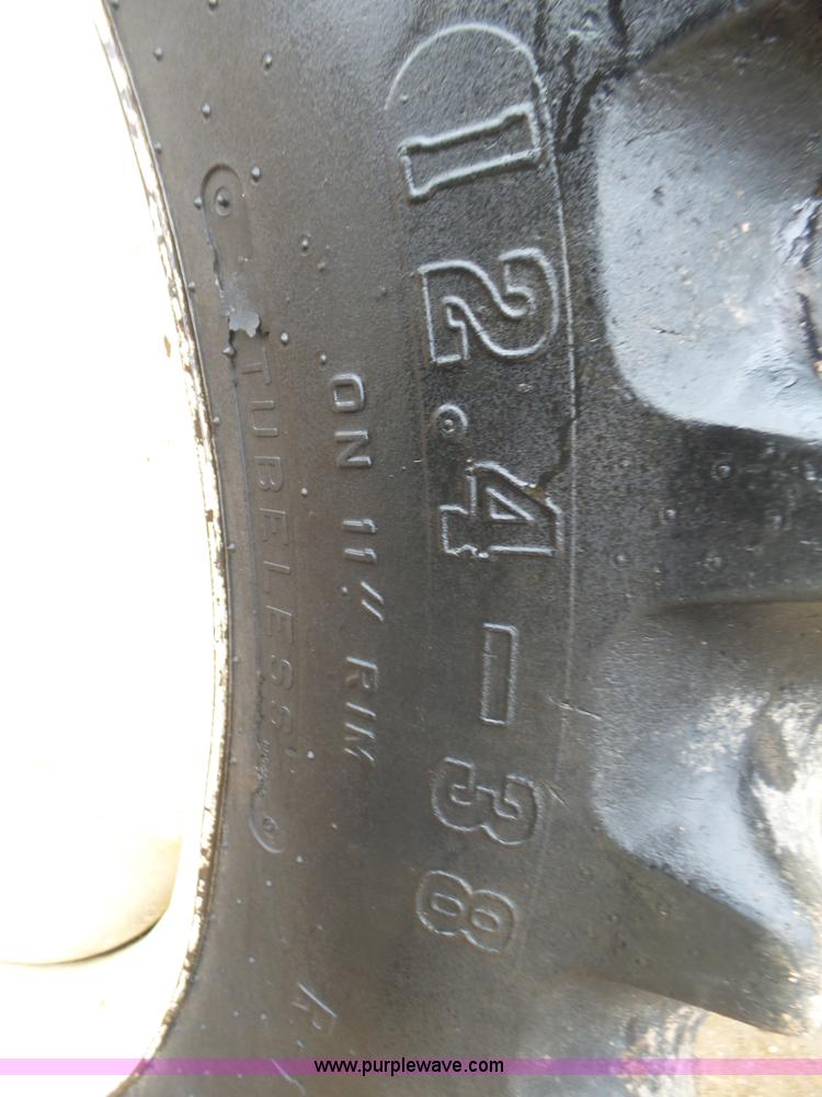 image for item L5478 1997 Ag-Chem RoGator 554 self-propelled sprayer