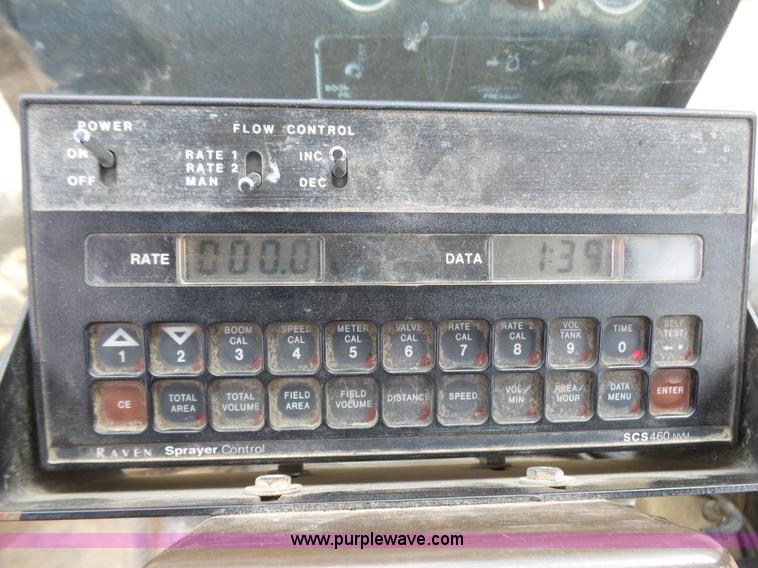 image for item L5478 1997 Ag-Chem RoGator 554 self-propelled sprayer