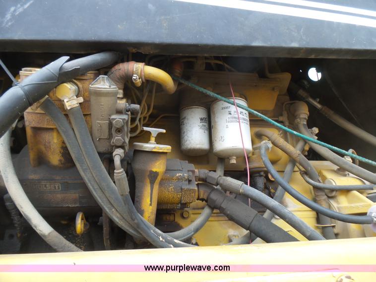 image for item L5478 1997 Ag-Chem RoGator 554 self-propelled sprayer