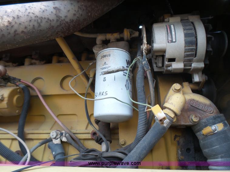 image for item L5478 1997 Ag-Chem RoGator 554 self-propelled sprayer