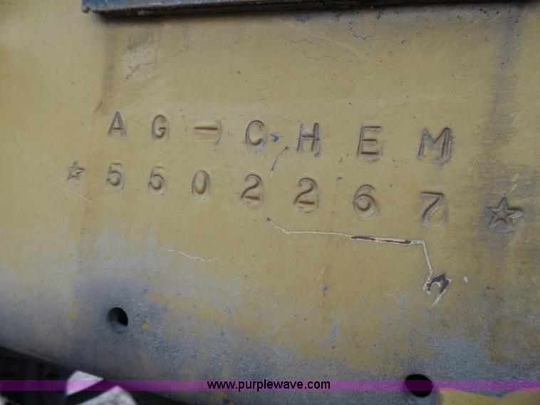 image for item L5478 1997 Ag-Chem RoGator 554 self-propelled sprayer