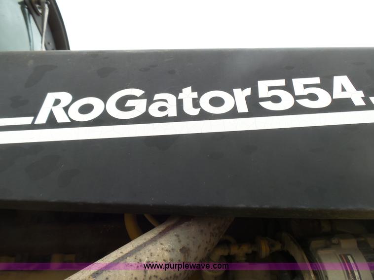 image for item L5478 1997 Ag-Chem RoGator 554 self-propelled sprayer
