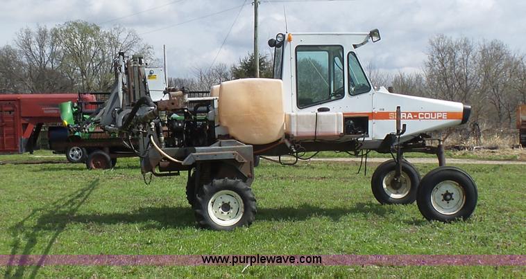 image for item L5482 SpraCoupe 220 self-propelled sprayer