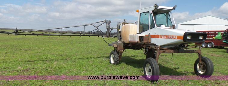 image for item L5482 SpraCoupe 220 self-propelled sprayer