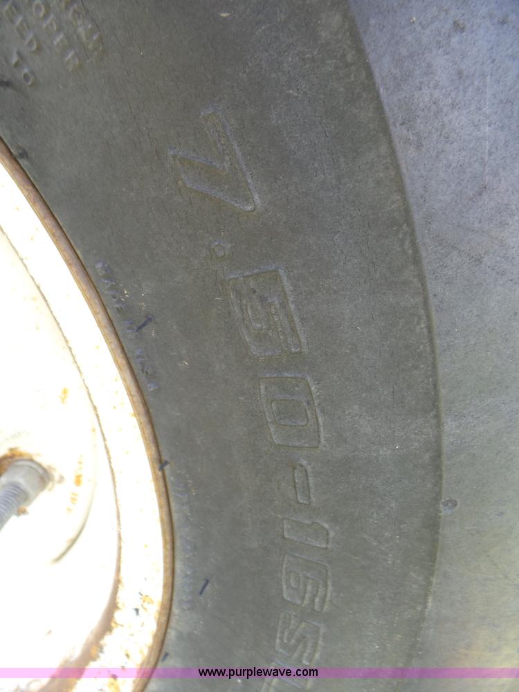 image for item L5482 SpraCoupe 220 self-propelled sprayer