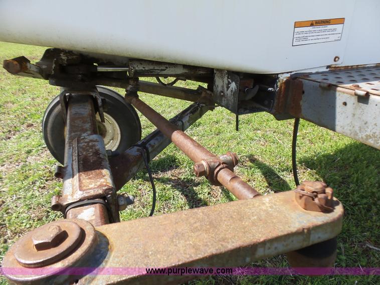 image for item L5482 SpraCoupe 220 self-propelled sprayer