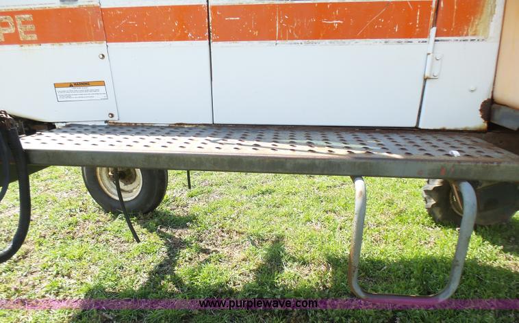 image for item L5482 SpraCoupe 220 self-propelled sprayer