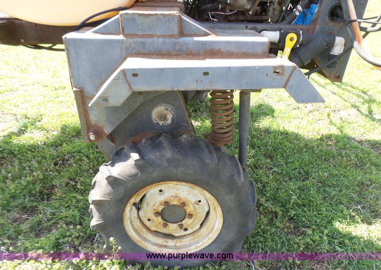 image for item L5482 SpraCoupe 220 self-propelled sprayer