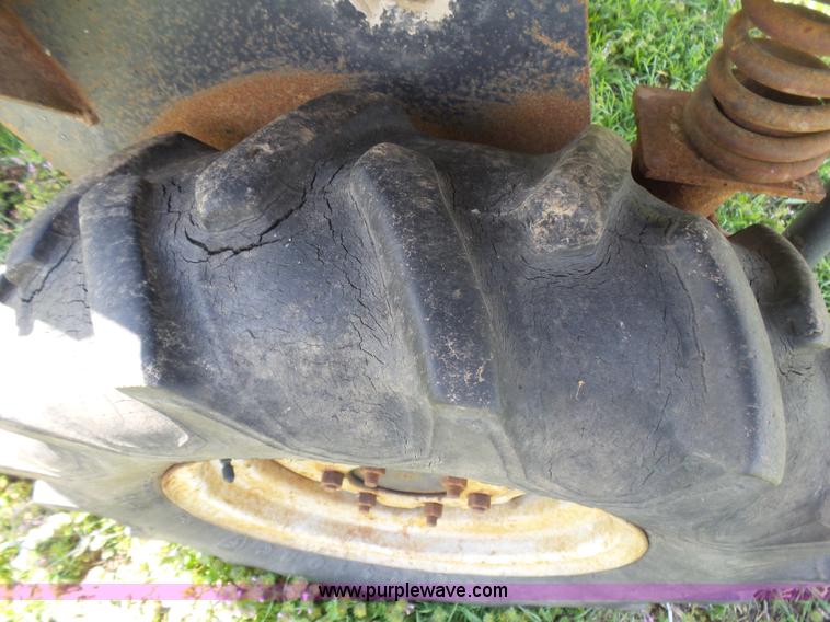 image for item L5482 SpraCoupe 220 self-propelled sprayer