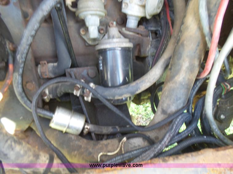 image for item L5482 SpraCoupe 220 self-propelled sprayer