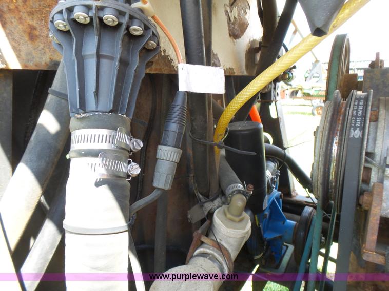 image for item L5482 SpraCoupe 220 self-propelled sprayer