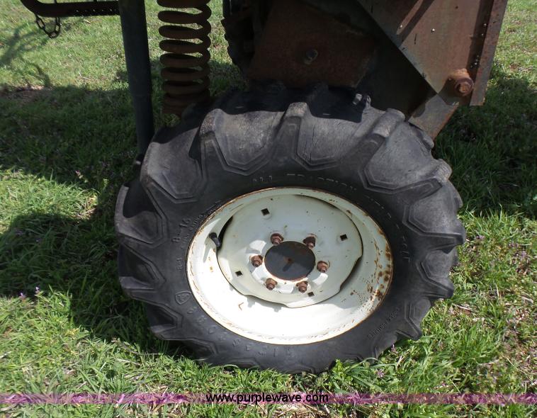 image for item L5482 SpraCoupe 220 self-propelled sprayer