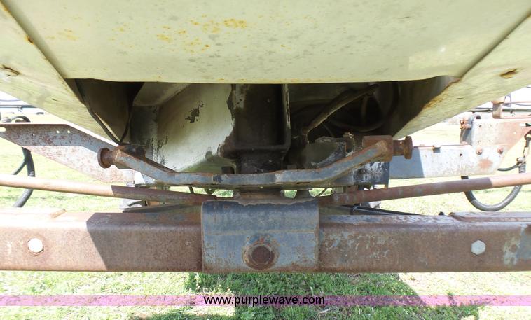 image for item L5482 SpraCoupe 220 self-propelled sprayer