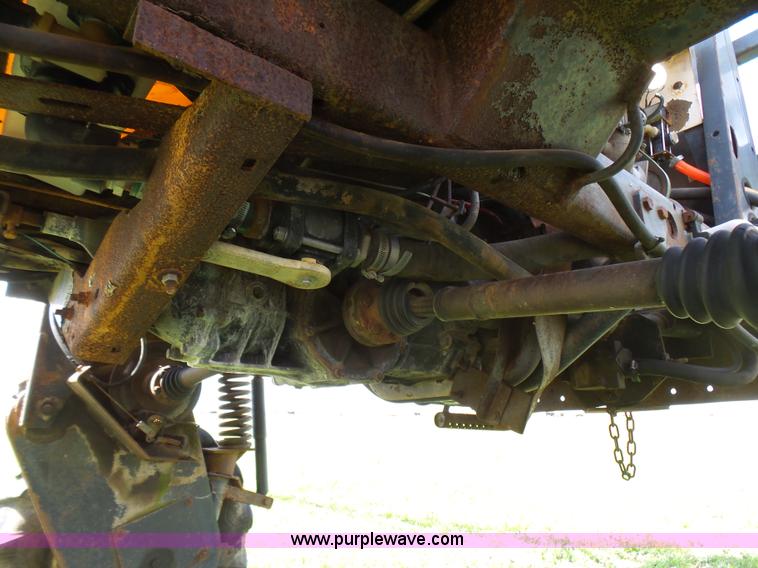 image for item L5482 SpraCoupe 220 self-propelled sprayer