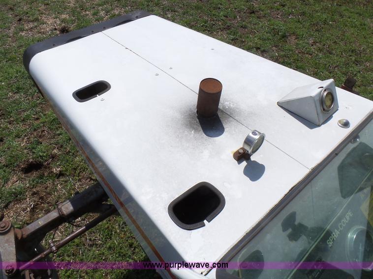 image for item L5482 SpraCoupe 220 self-propelled sprayer