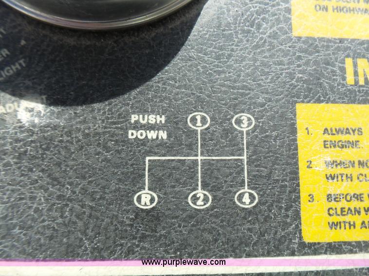 image for item L5482 SpraCoupe 220 self-propelled sprayer