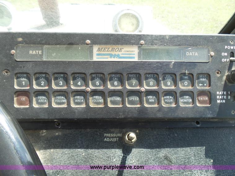 image for item L5482 SpraCoupe 220 self-propelled sprayer