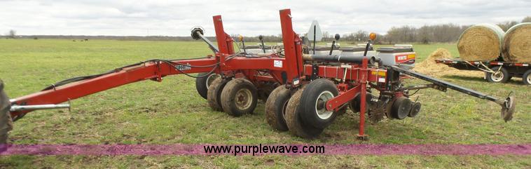 image for item L5484 2004 AGCO White 8706 no-till planter