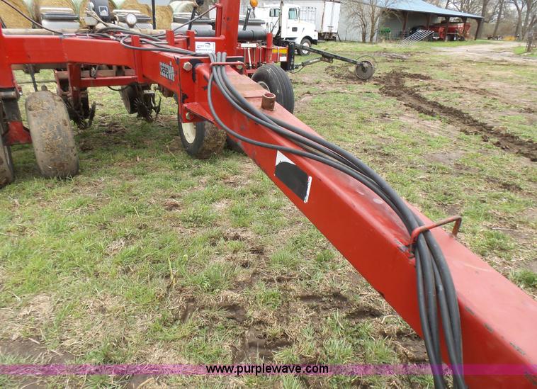 image for item L5484 2004 AGCO White 8706 no-till planter