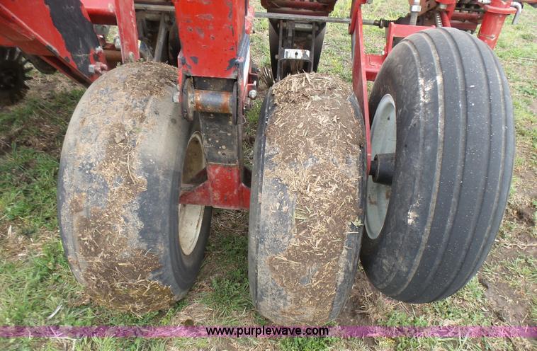 image for item L5484 2004 AGCO White 8706 no-till planter