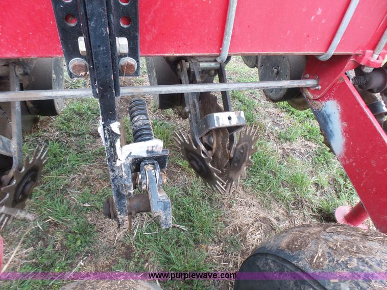 image for item L5484 2004 AGCO White 8706 no-till planter