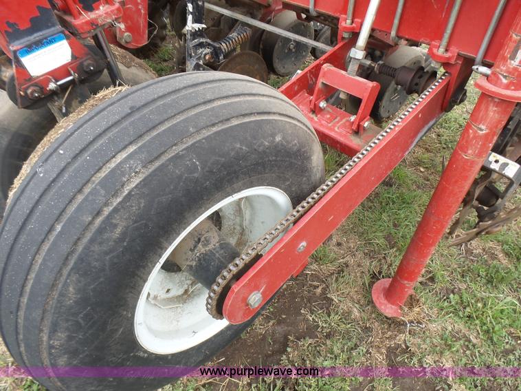 image for item L5484 2004 AGCO White 8706 no-till planter