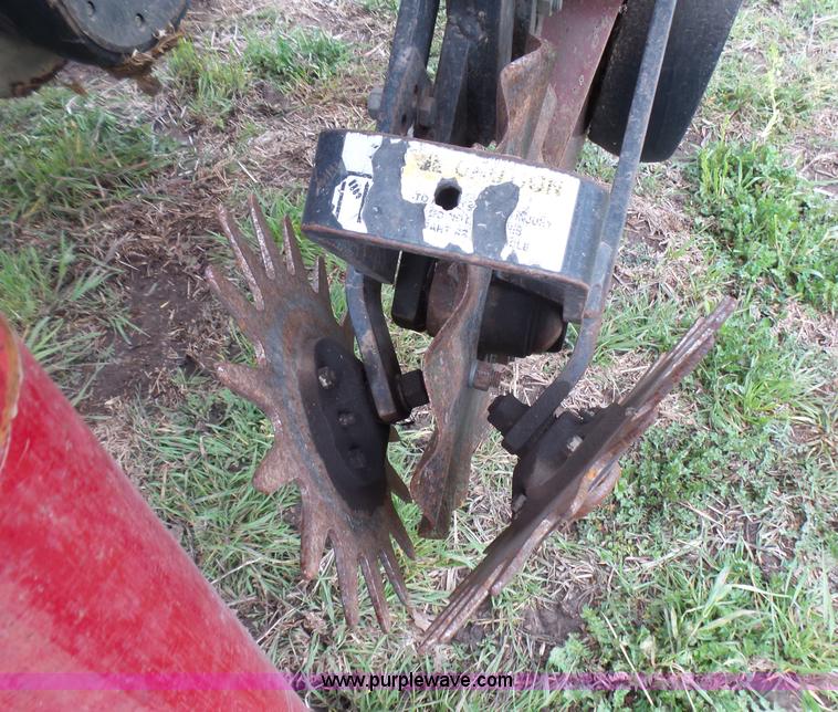 image for item L5484 2004 AGCO White 8706 no-till planter