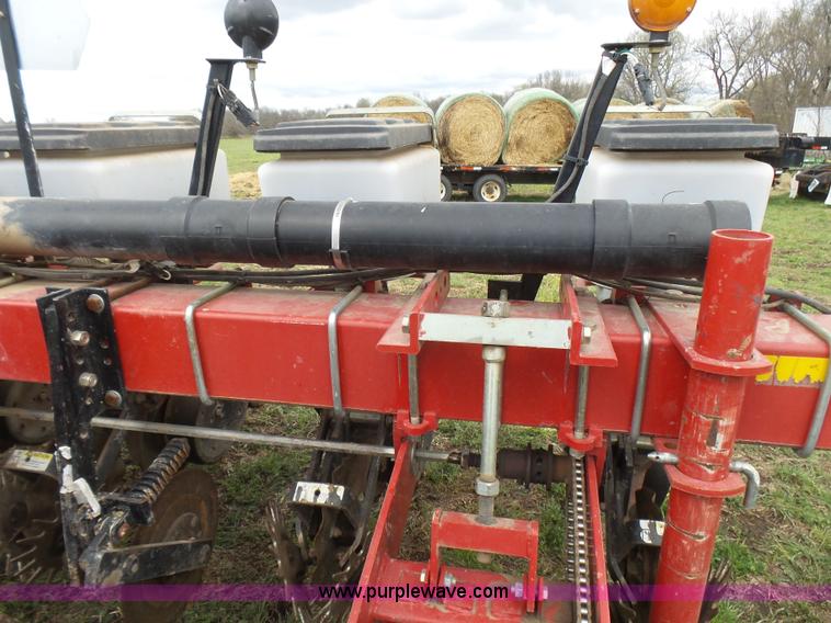 image for item L5484 2004 AGCO White 8706 no-till planter