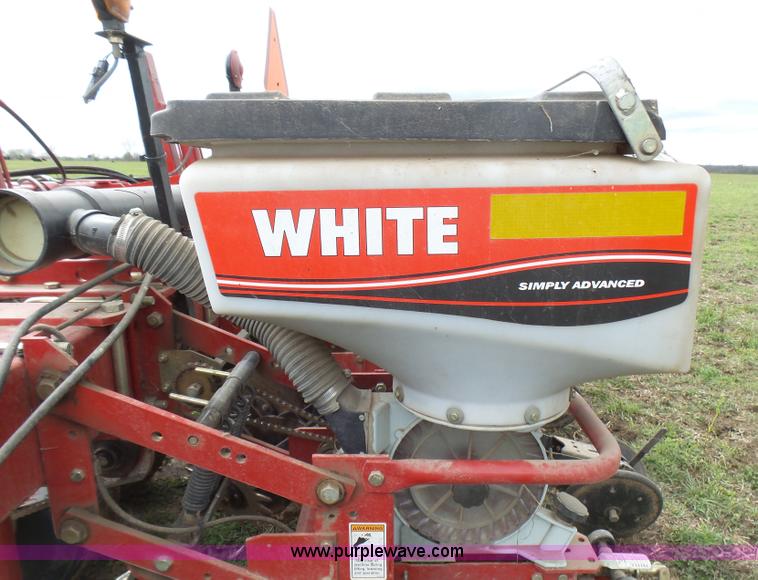 image for item L5484 2004 AGCO White 8706 no-till planter