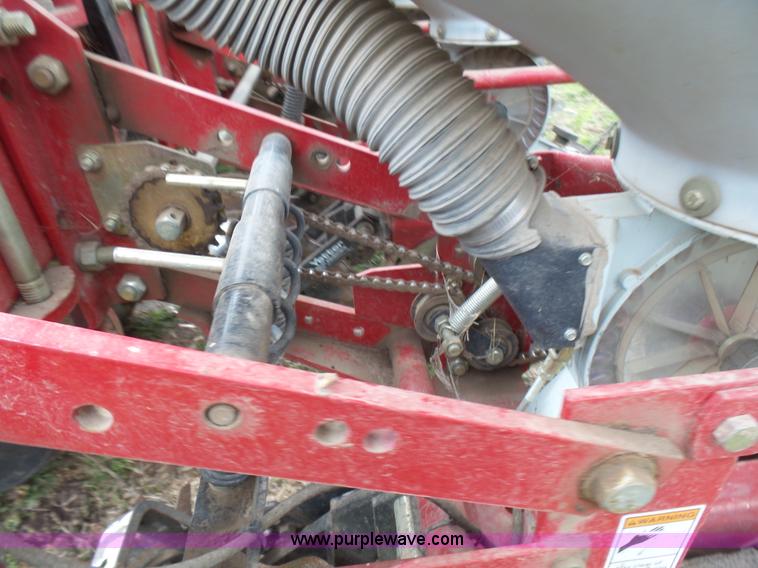 image for item L5484 2004 AGCO White 8706 no-till planter