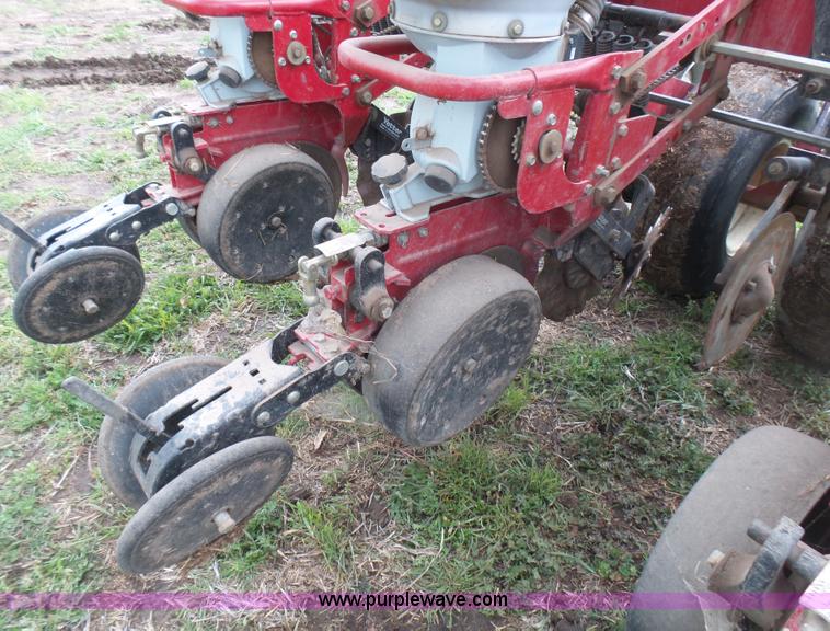 image for item L5484 2004 AGCO White 8706 no-till planter