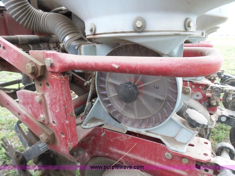 image for item L5484 2004 AGCO White 8706 no-till planter