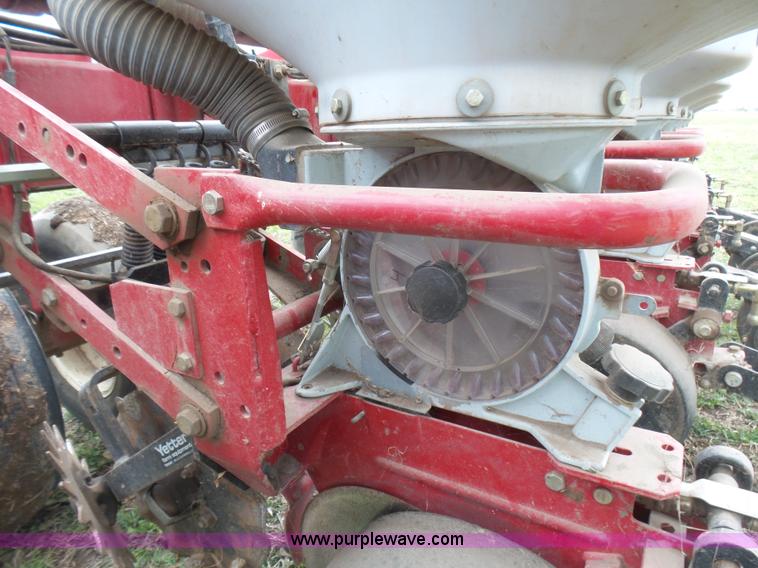 image for item L5484 2004 AGCO White 8706 no-till planter