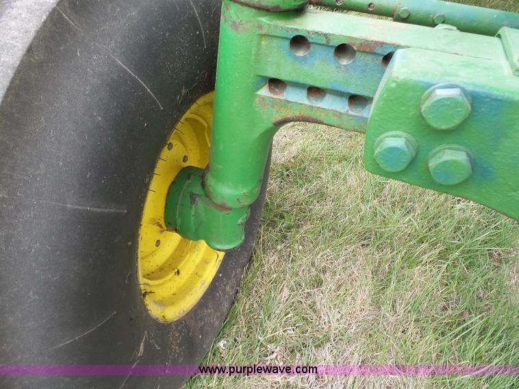 image for item L6289 1978 John Deere 4640 tractor