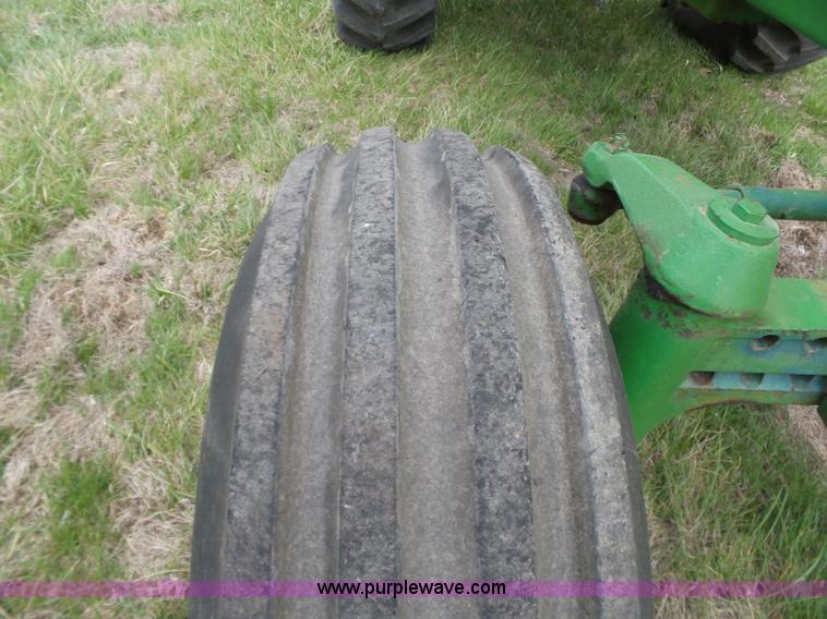 image for item L6289 1978 John Deere 4640 tractor