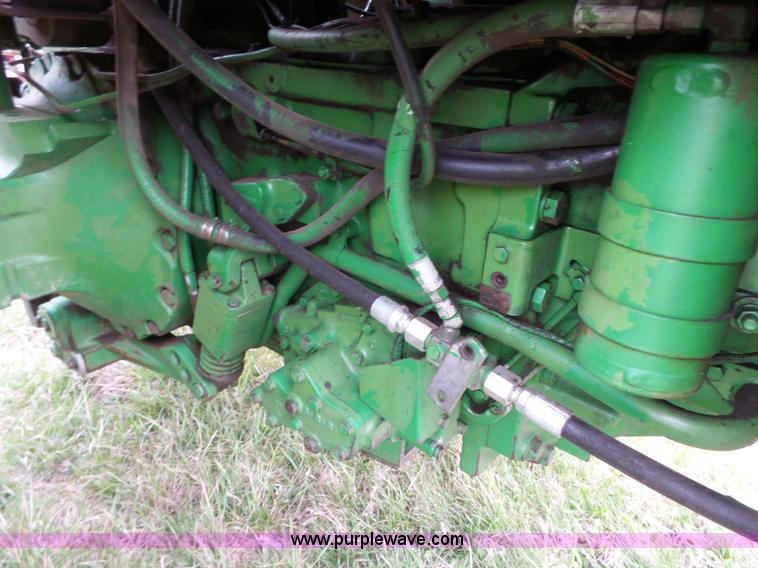 image for item L6289 1978 John Deere 4640 tractor