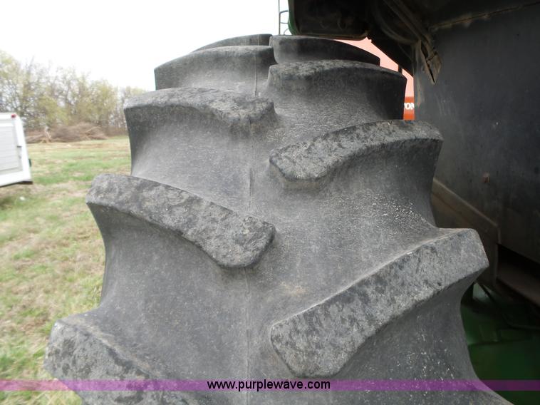 image for item L6289 1978 John Deere 4640 tractor