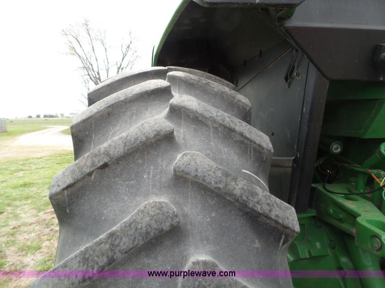 image for item L6289 1978 John Deere 4640 tractor