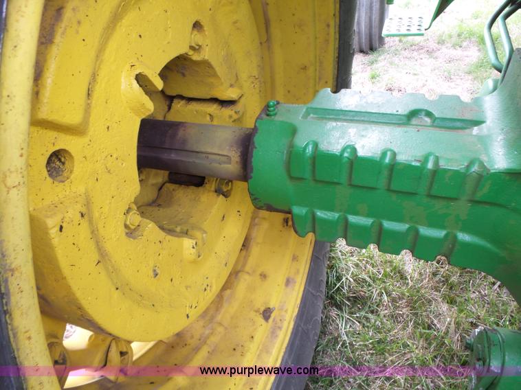 image for item L6289 1978 John Deere 4640 tractor