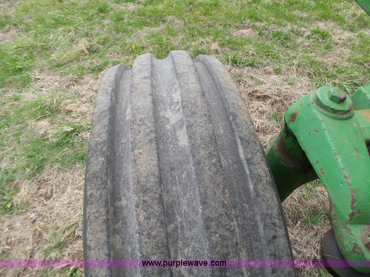 image for item L6289 1978 John Deere 4640 tractor