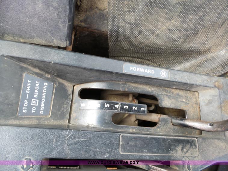 image for item L6289 1978 John Deere 4640 tractor