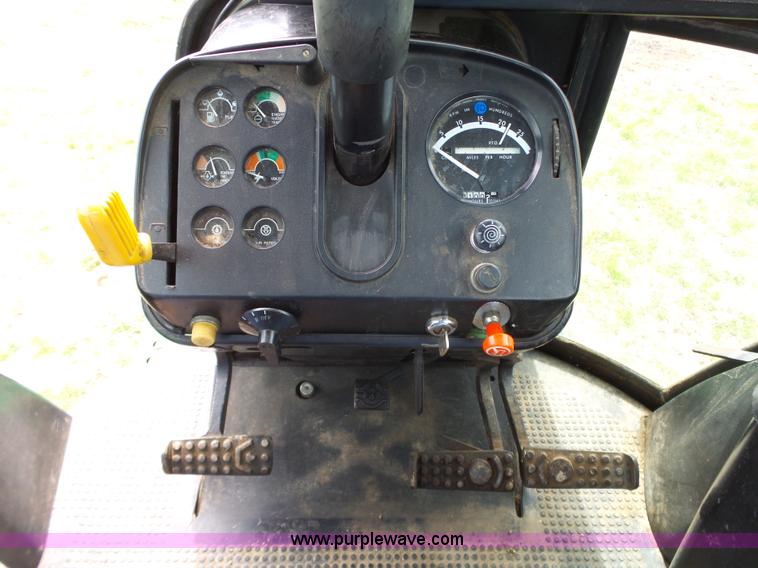 image for item L6289 1978 John Deere 4640 tractor