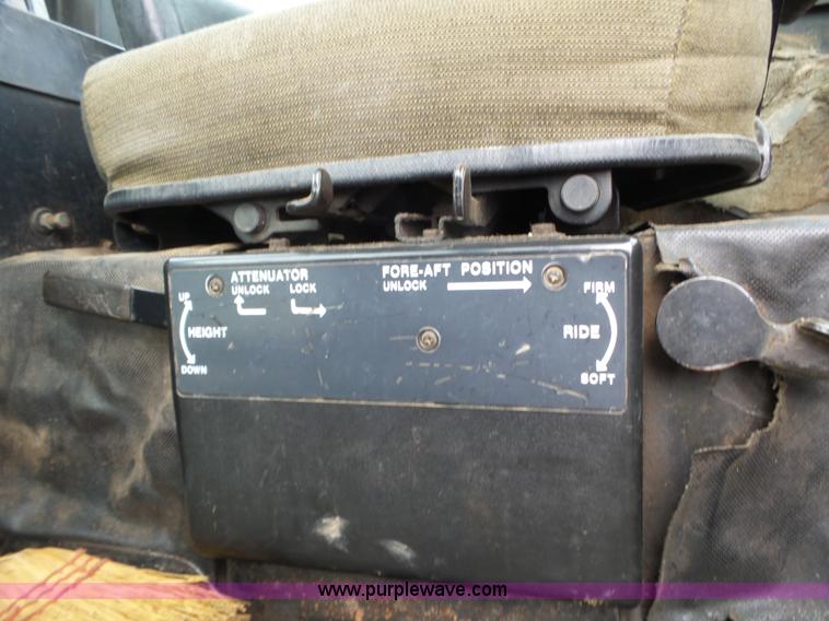 image for item L6289 1978 John Deere 4640 tractor